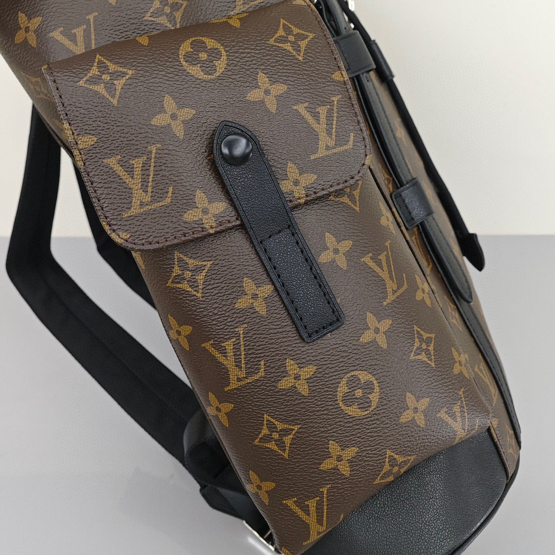 Louis Vuitton Christopher MM