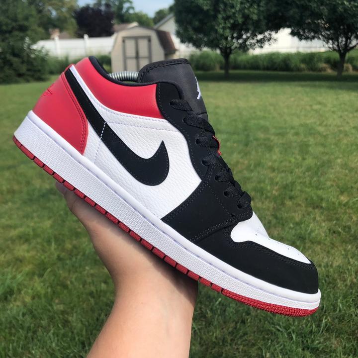 NIKE - AIR JORDAN 1