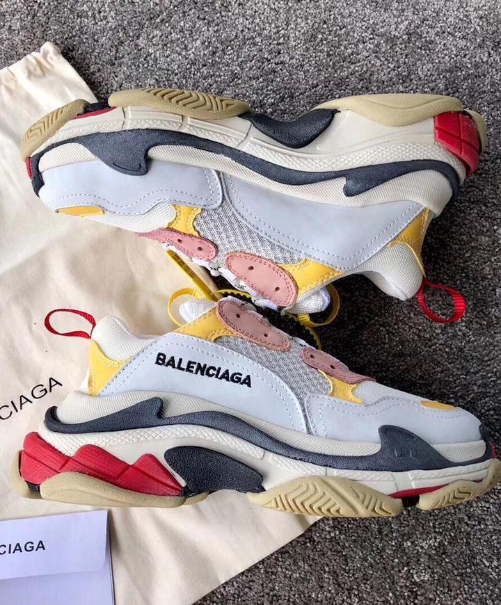 BALENCIAGA - TRIPLE S